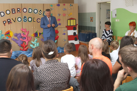 PRVI ŠOLSKI DAN UNEC 05 FOTO LJUBO VUKELIČ